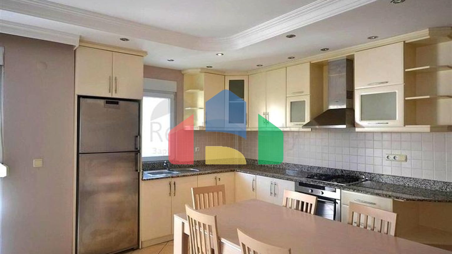 Светлая меблированная квартира 2+1 в развитом районе