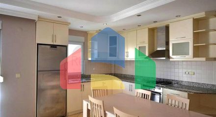 Светлая меблированная квартира 2+1 в развитом районе