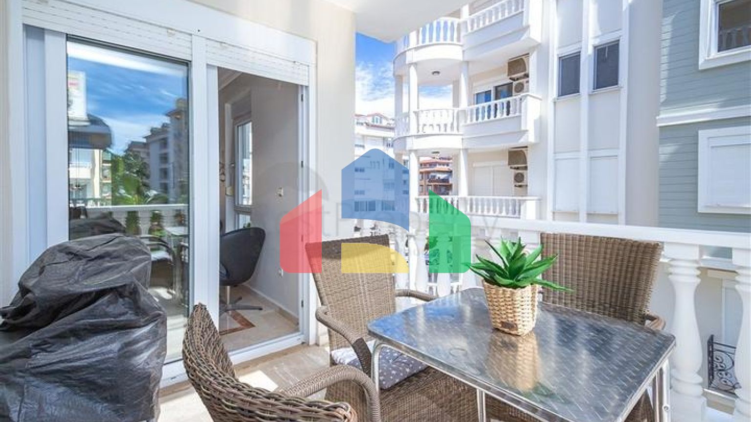 Просторная квартира 2+1 рядом с морем в Оба