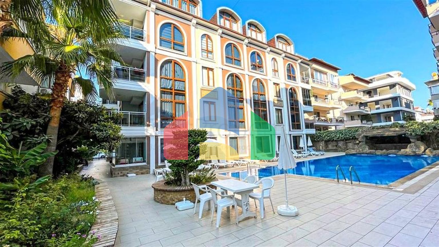 Комфортная 3+1 квартира с развитой инфраструктурой в районе Оба