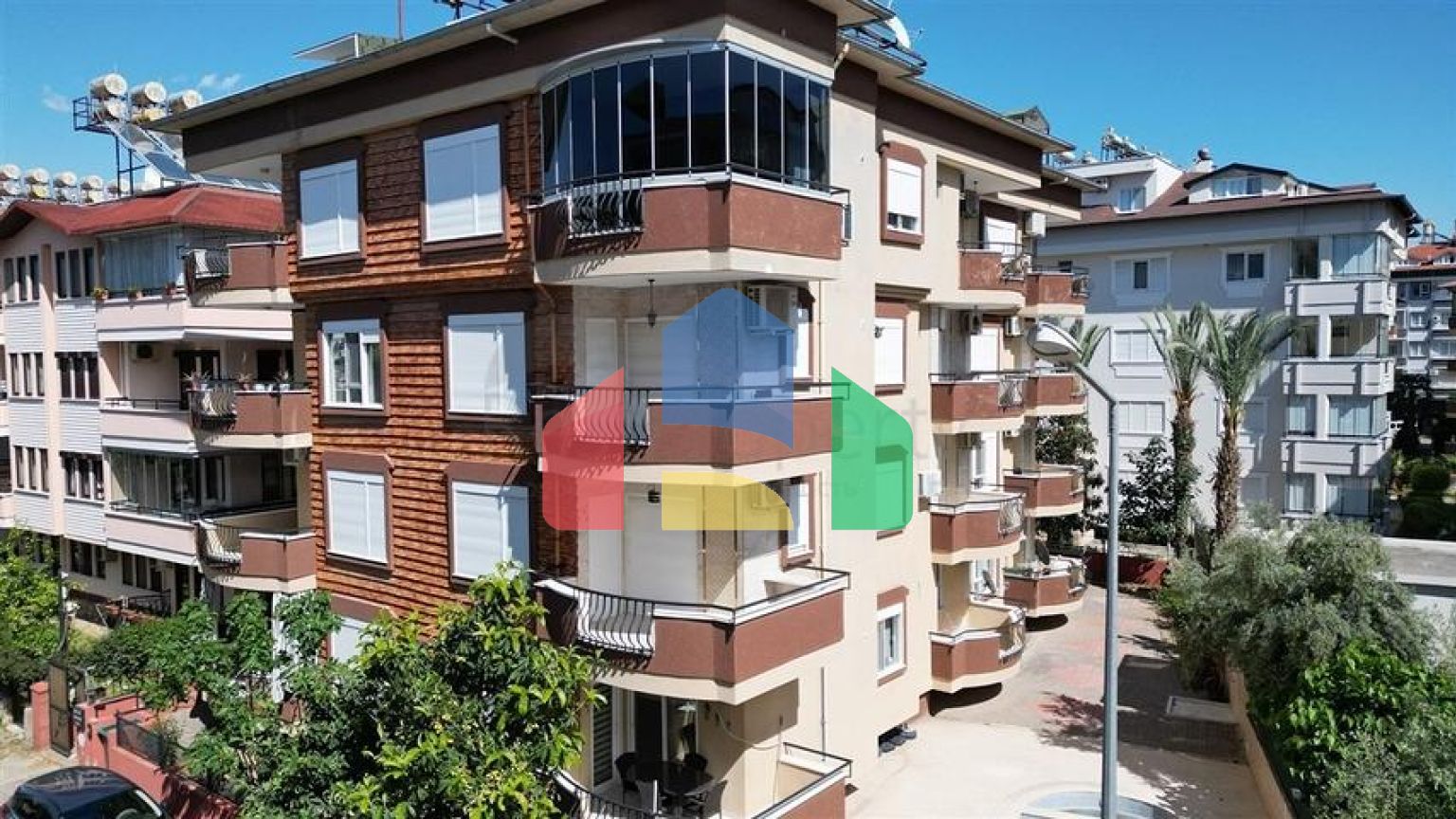 Трёхкомнатная квартира 2+1 в районе Оба рядом с городской инфраструктурой