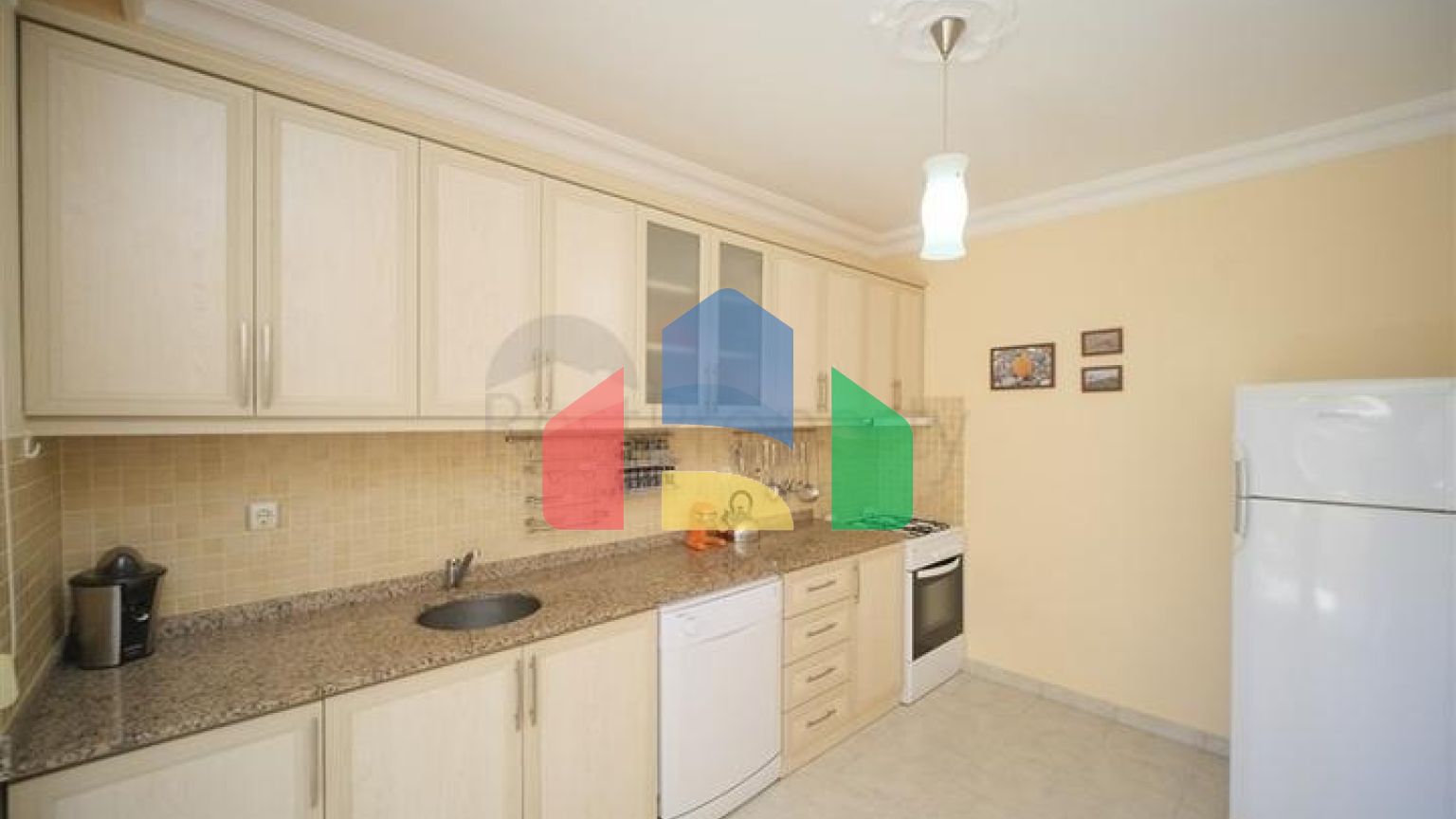 Трёхкомнатная квартира 2+1 в районе Оба рядом с городской инфраструктурой