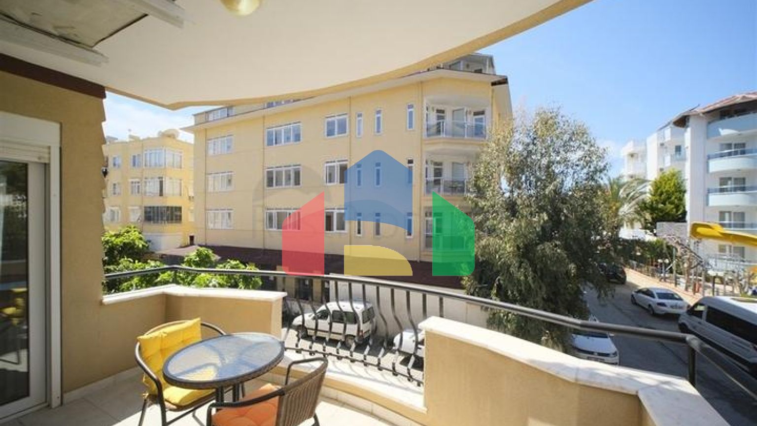 Трёхкомнатная квартира 2+1 в районе Оба рядом с городской инфраструктурой