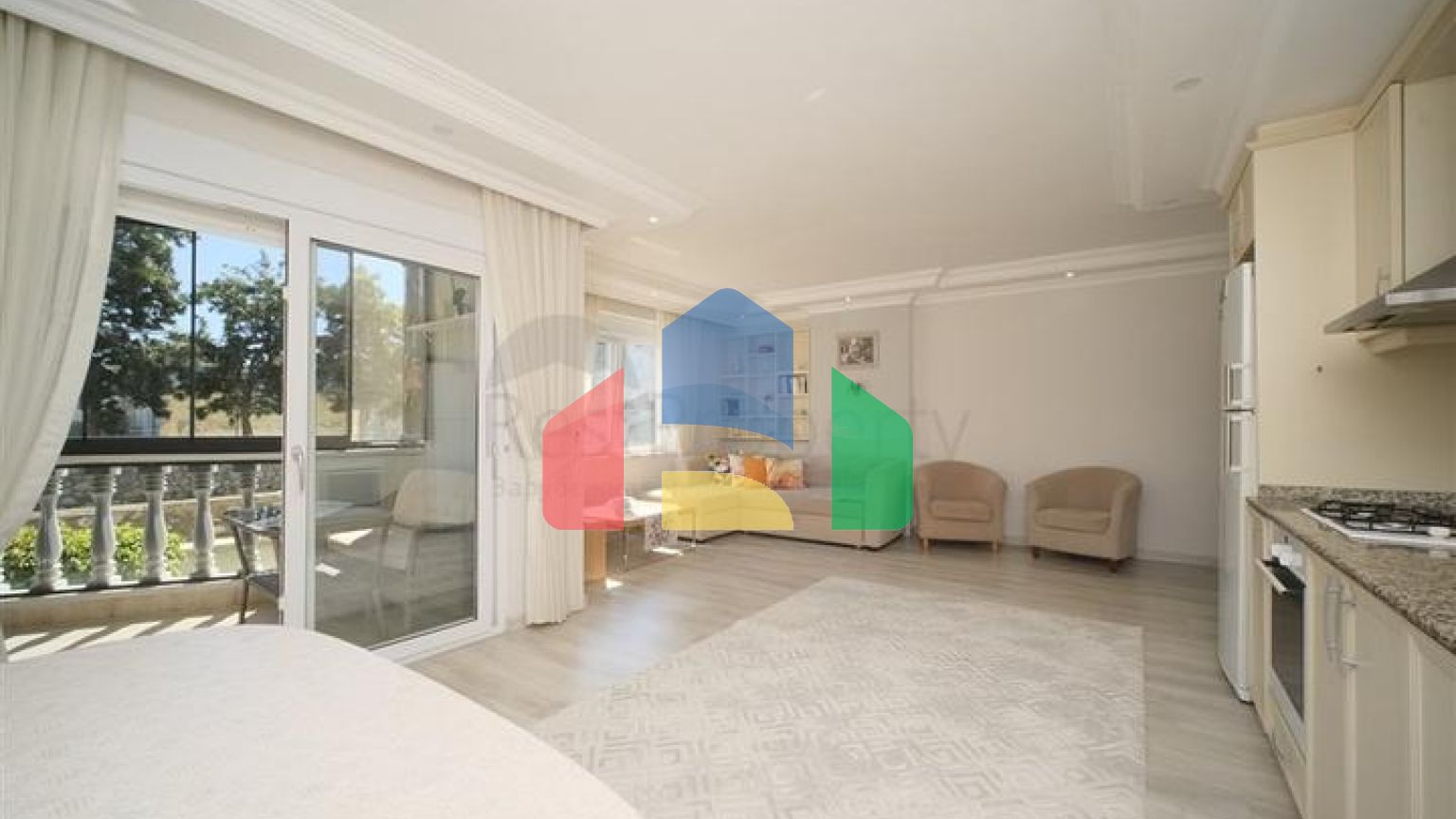 Просторная квартира 2+1 рядом с пляжем в районе Оба