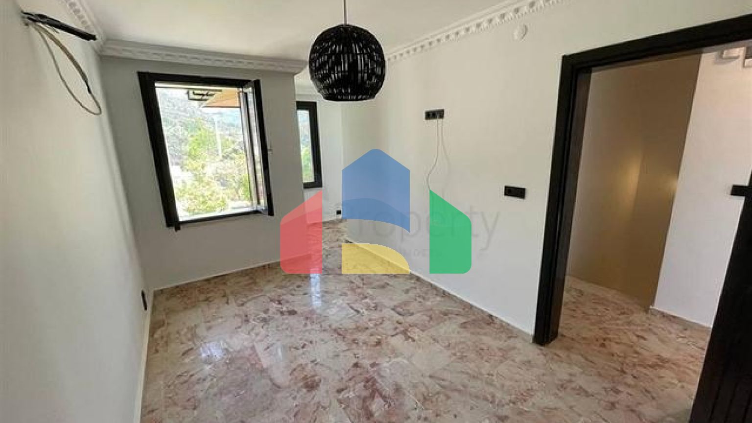 Уютная вилла с большим участком — комфорт и тишина в окружении природы