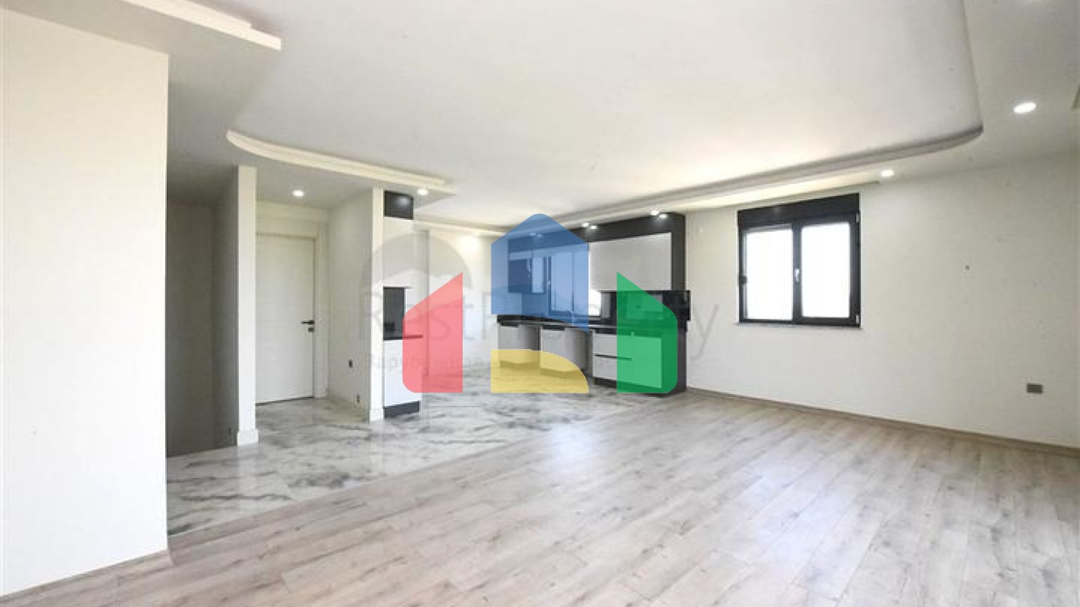 Просторий пентхаус 4 + 2 в районі Газіпаша