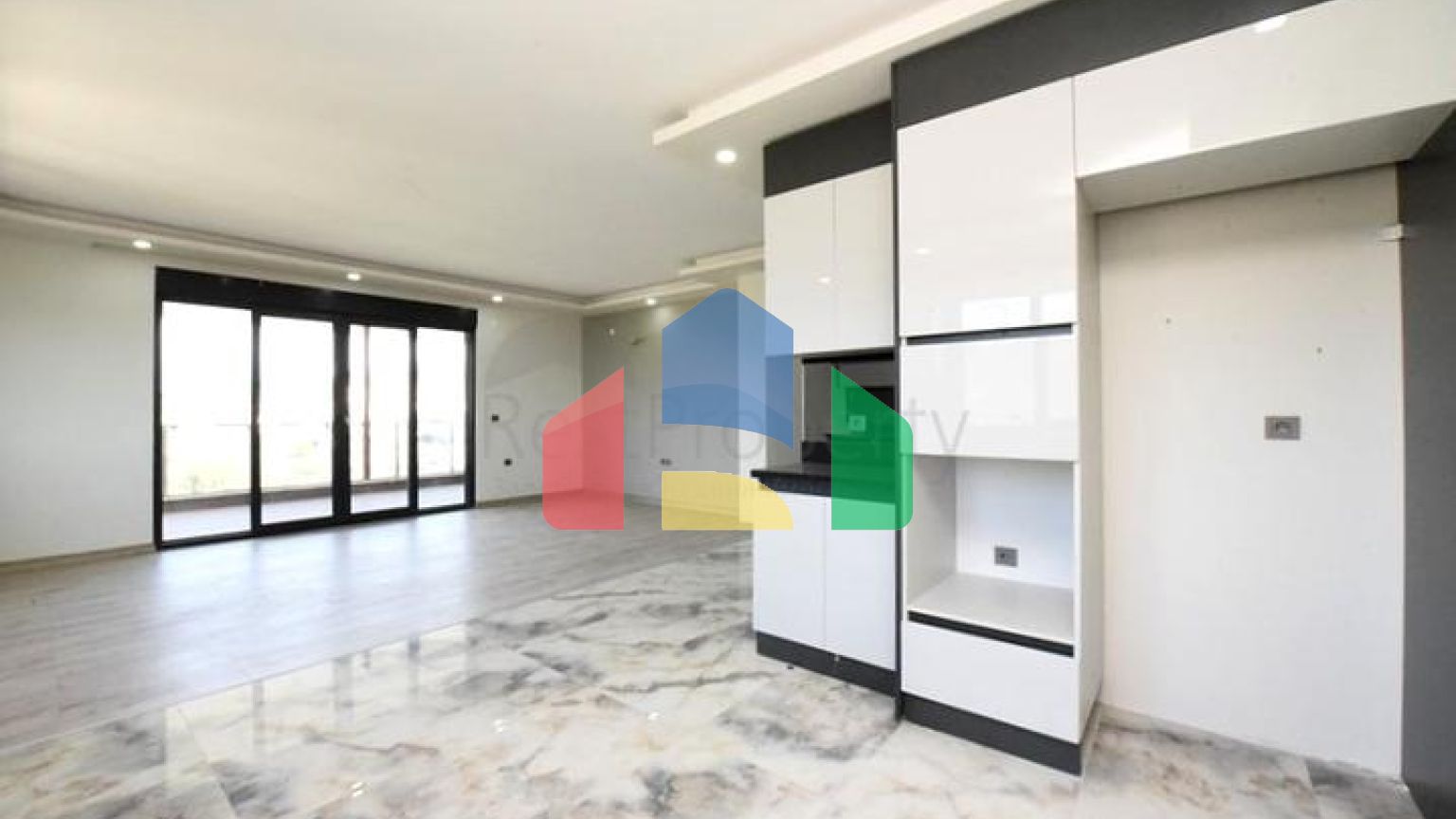 Просторий пентхаус 4 + 2 в районі Газіпаша