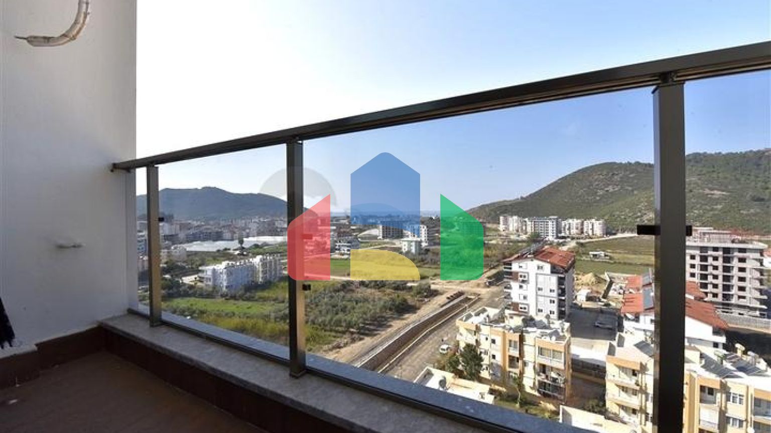 Просторий пентхаус 4 + 2 в районі Газіпаша