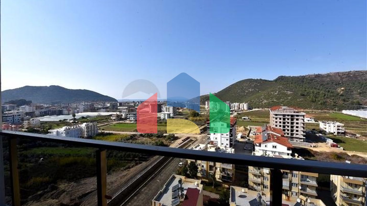 Просторий пентхаус 4 + 2 в районі Газіпаша