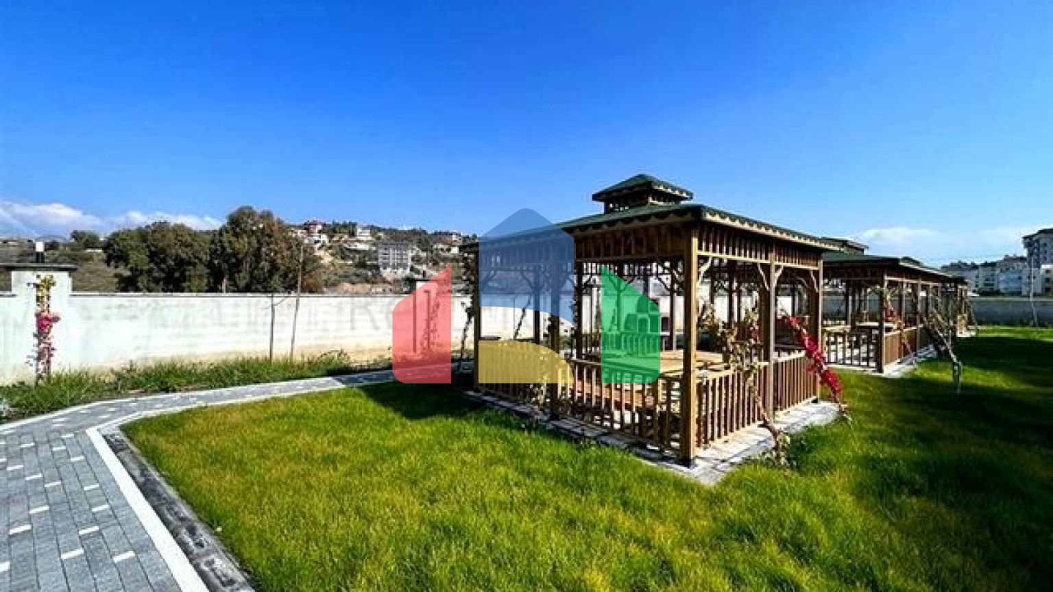 Просторий пентхаус 4 + 2 в районі Газіпаша