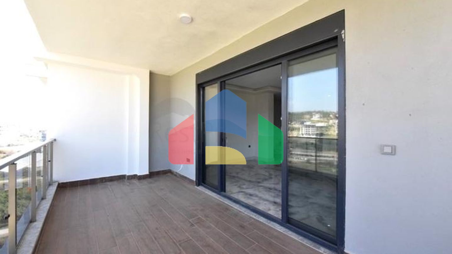 Просторий пентхаус 4 + 2 в районі Газіпаша