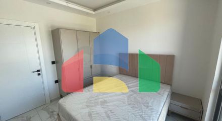 Мебльована трикімнатна квартира в новому будинку в районі Газіпаша