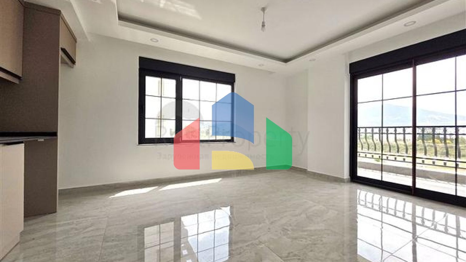 Затишна квартира 1 + 1 в новому комплексі з видом на море