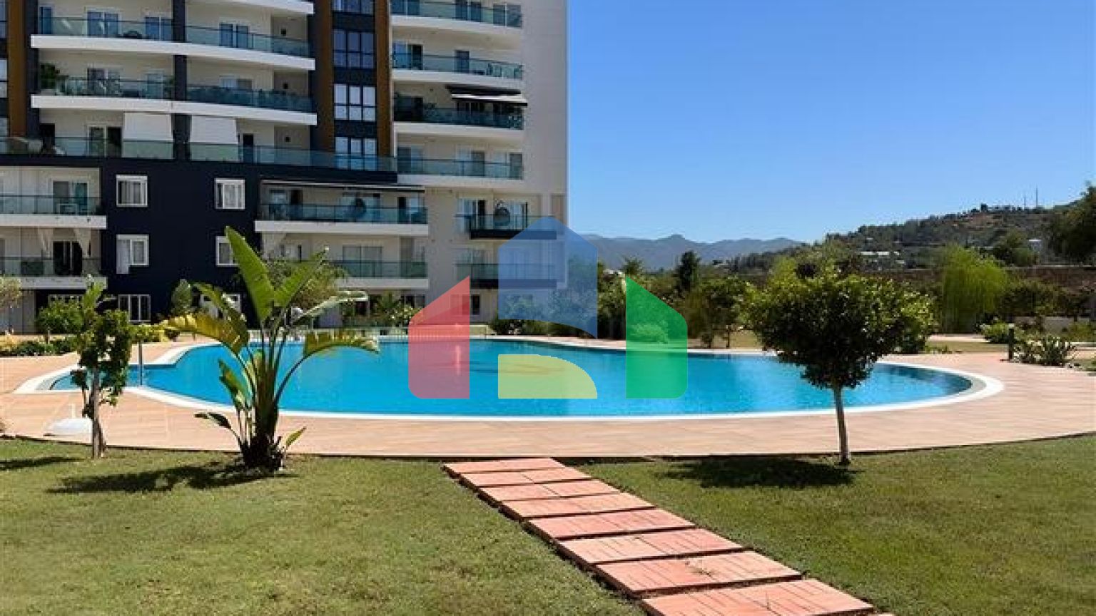 Большая квартира 3+1 в перспективном районе Газипаша