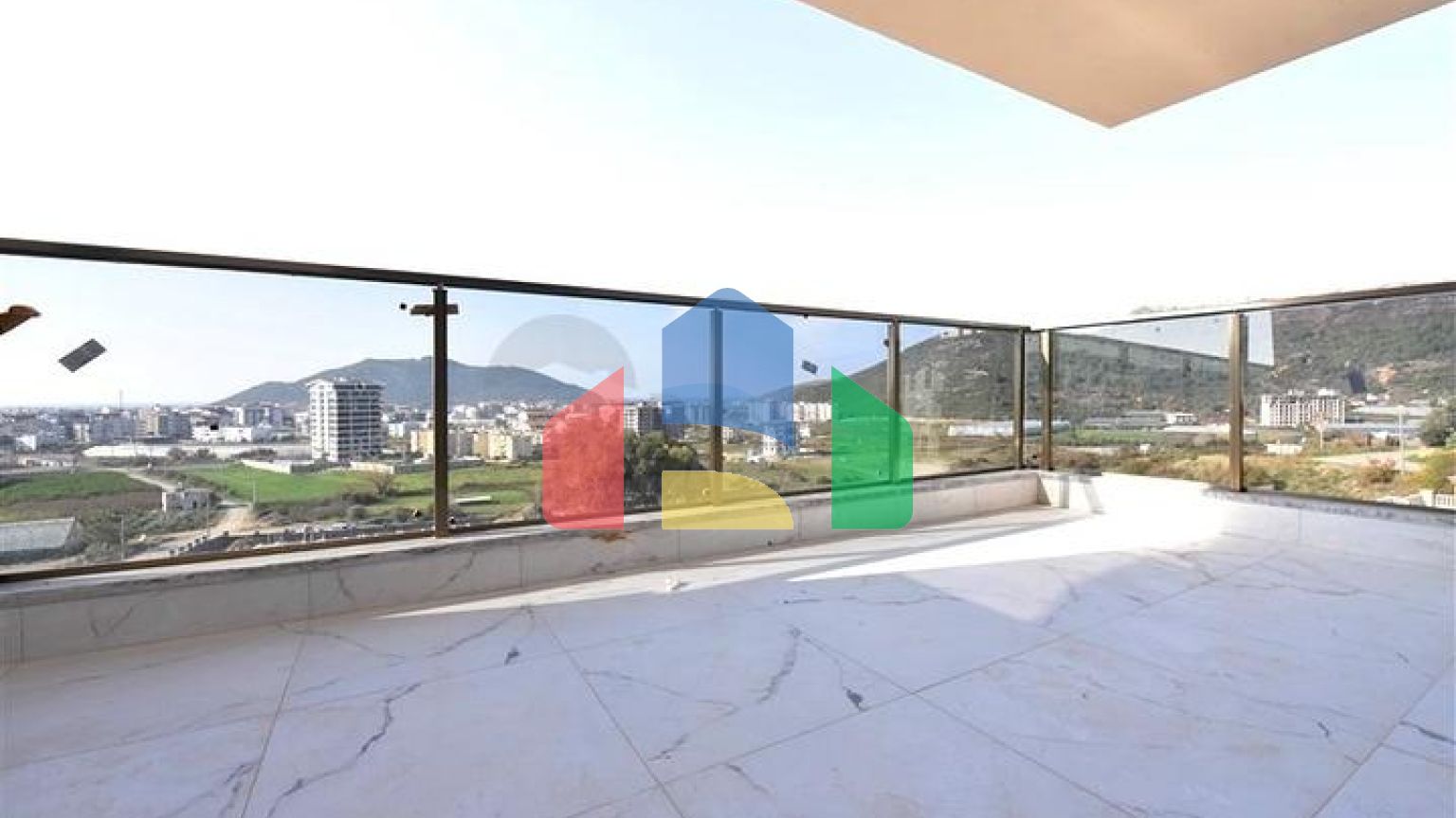 Пентхаус 3 + 1 в Газіпаші з видом на море