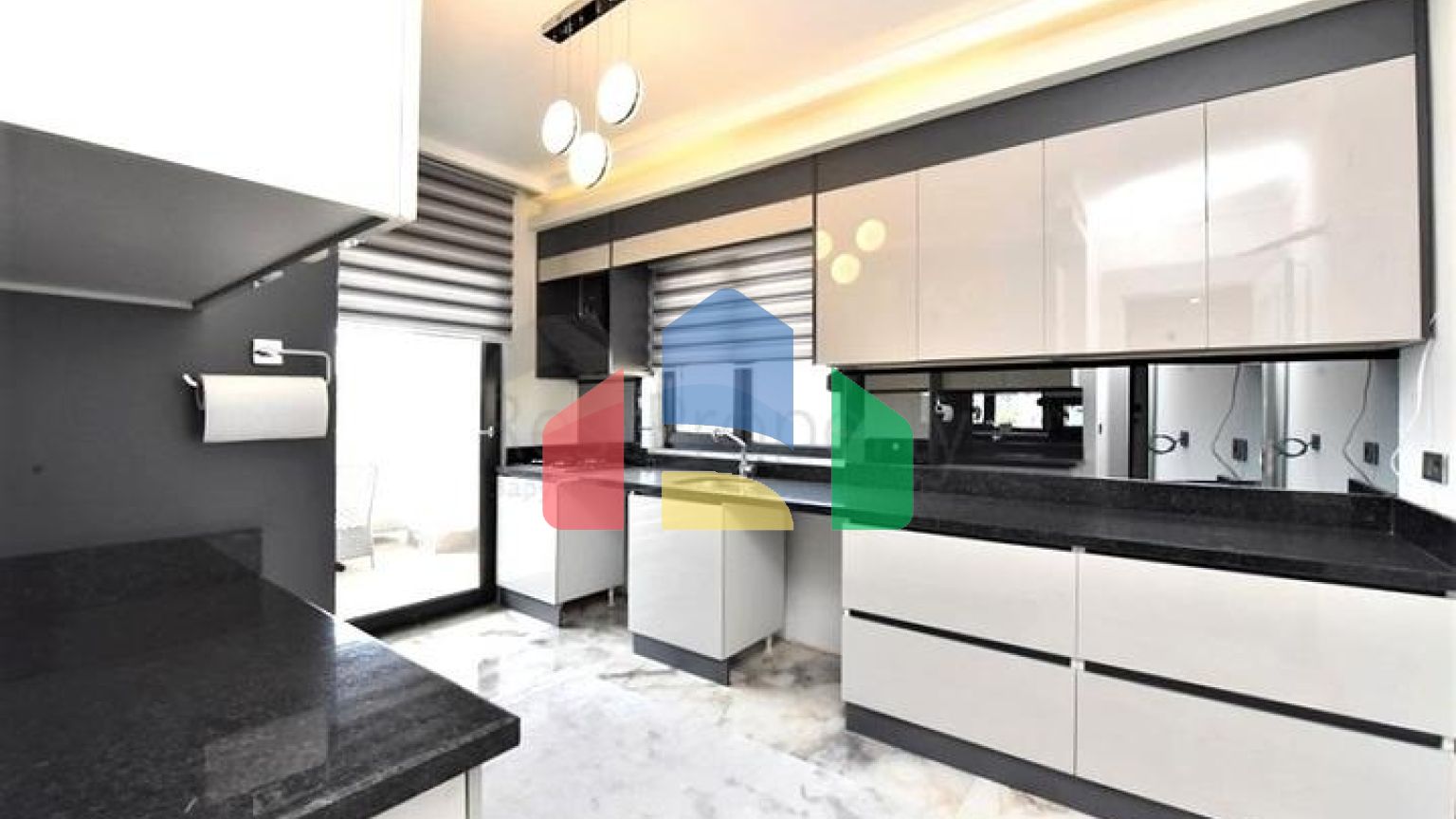 Апартаменты 3+1 с отдельной кухней в Газипаше