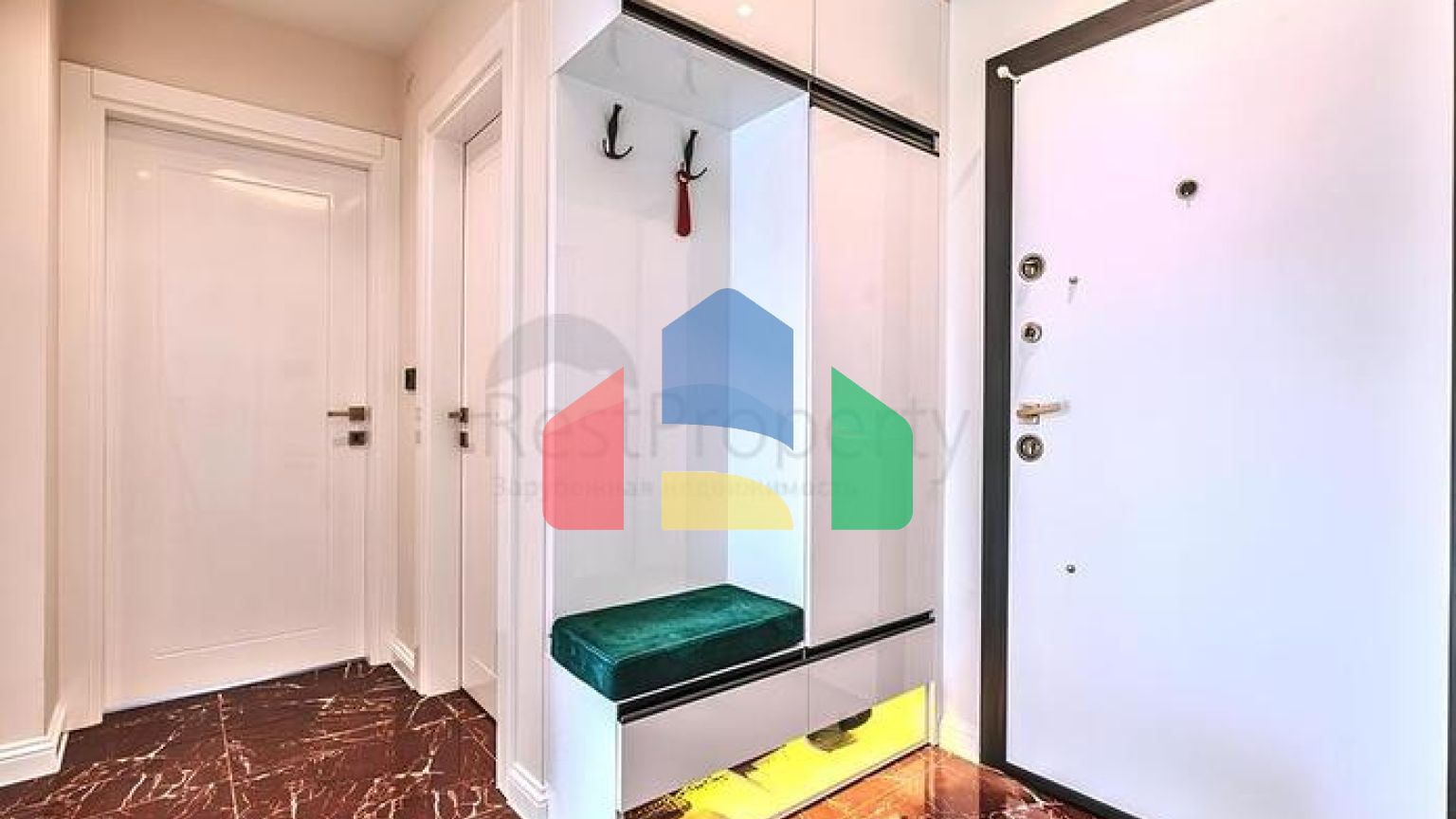 Простора мебльована квартира 2 + 1 з окремою кухнею