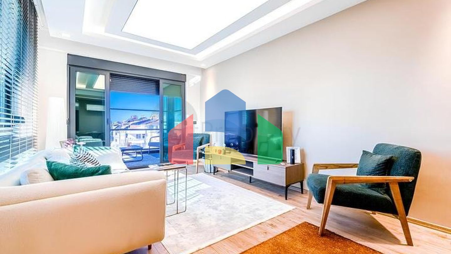 Простора мебльована квартира 2 + 1 з окремою кухнею