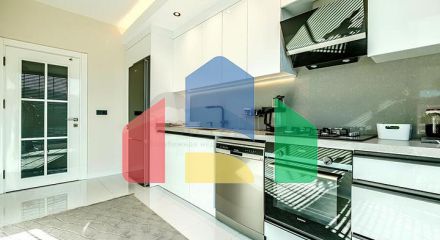 Простора мебльована квартира 2 + 1 з окремою кухнею