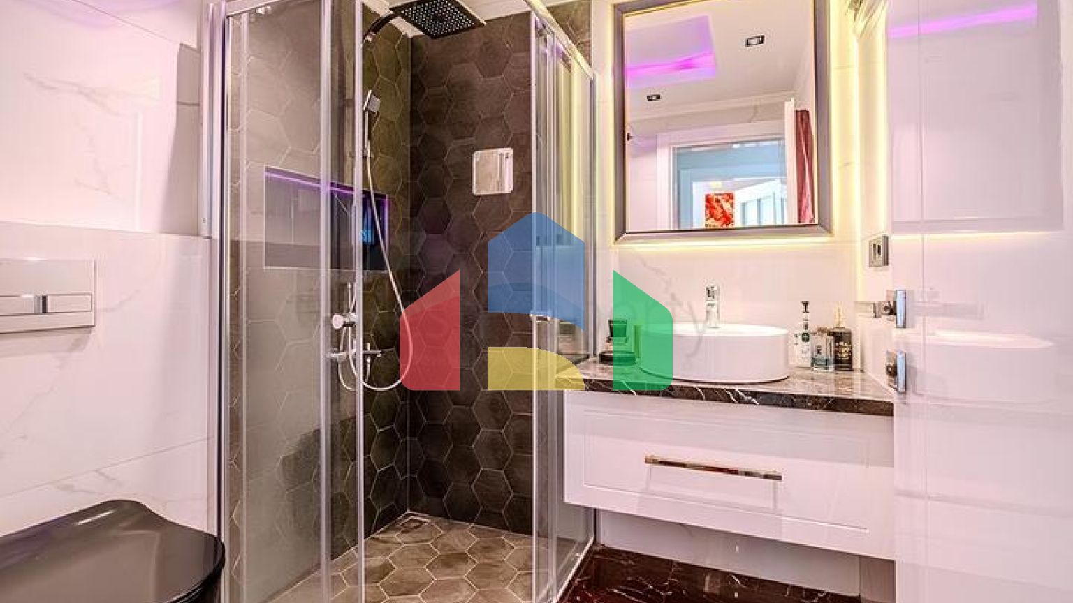 Простора мебльована квартира 2 + 1 з окремою кухнею