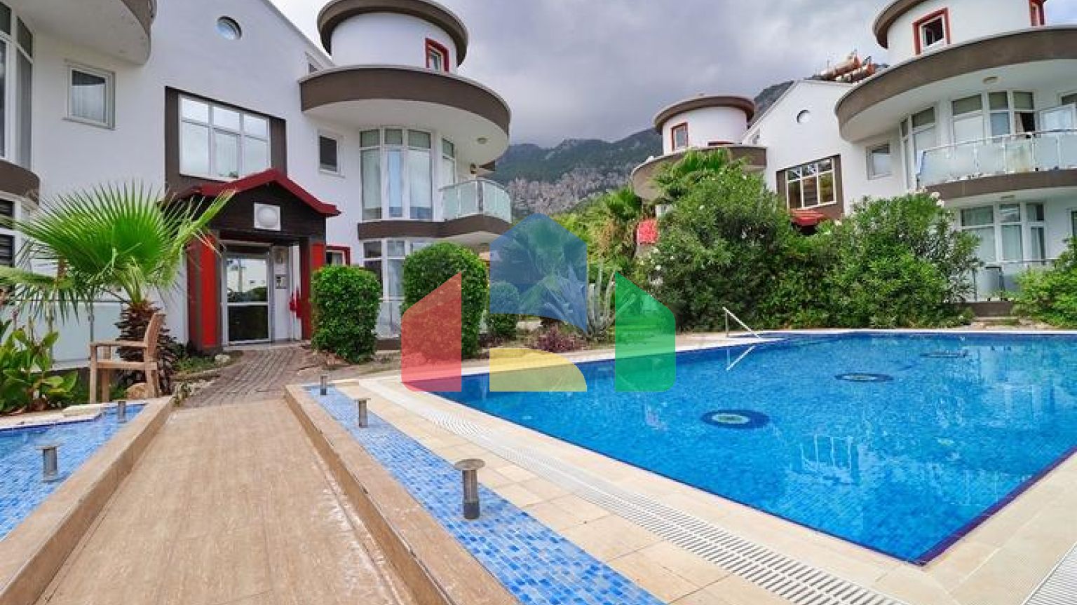 Квартира планировки 3+2 дуплекс в районе Кемер - Анталия