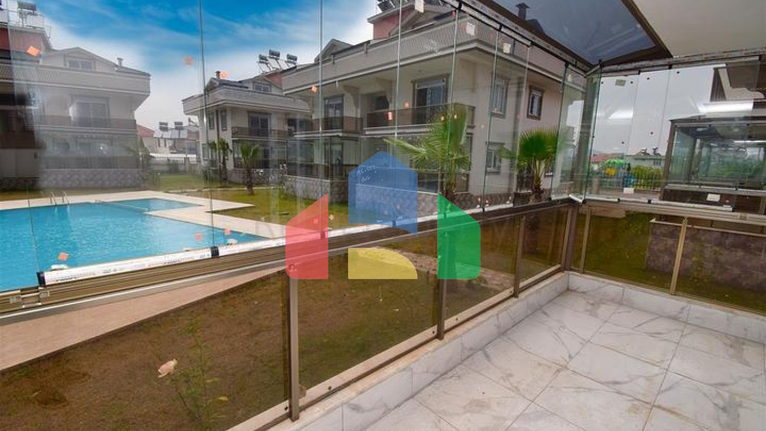 Квартиры планировки 2+1 и 4+1 в районе Кемер - Анталия