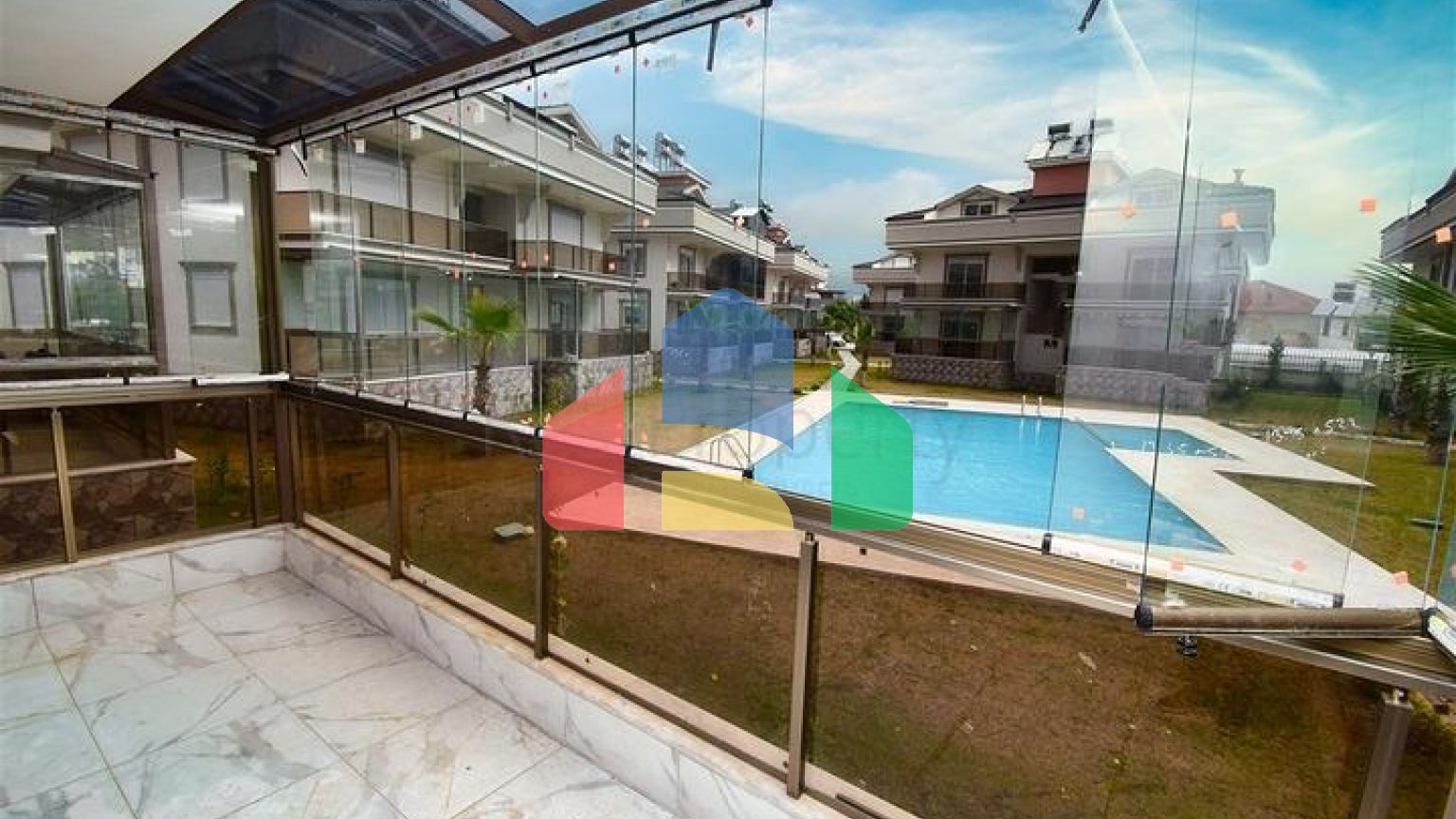 Квартиры планировки 2+1 и 4+1 в районе Кемер - Анталия