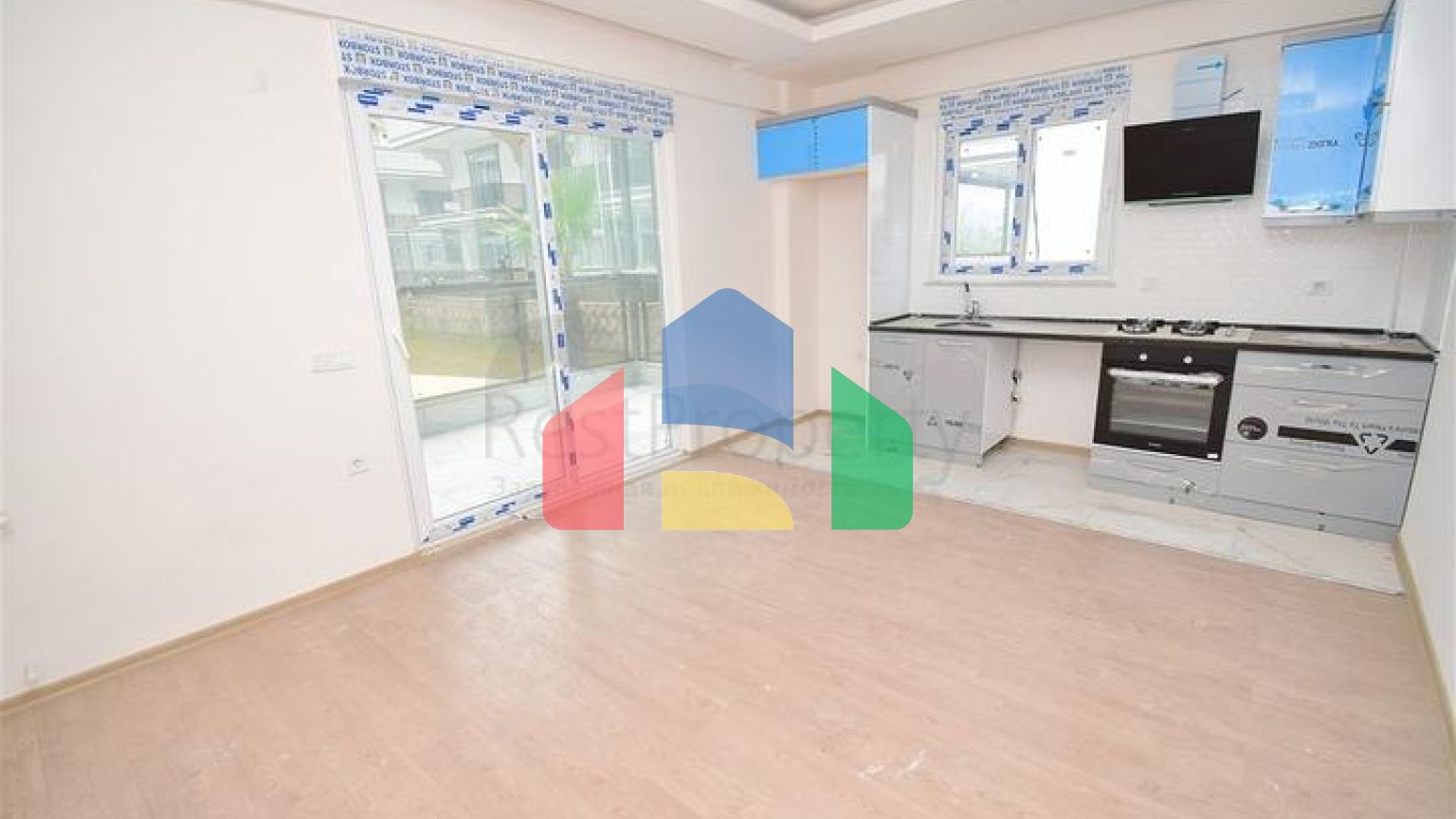 Квартиры планировки 2+1 и 4+1 в районе Кемер - Анталия