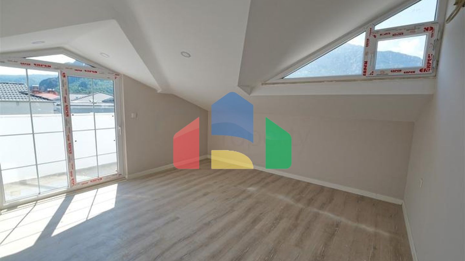 Квартиры планировки 2+1 и 5+1 в районе Кемер - Анталия