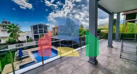 Просторная вилла планировки 4+1 в районе Кемер - Анталия