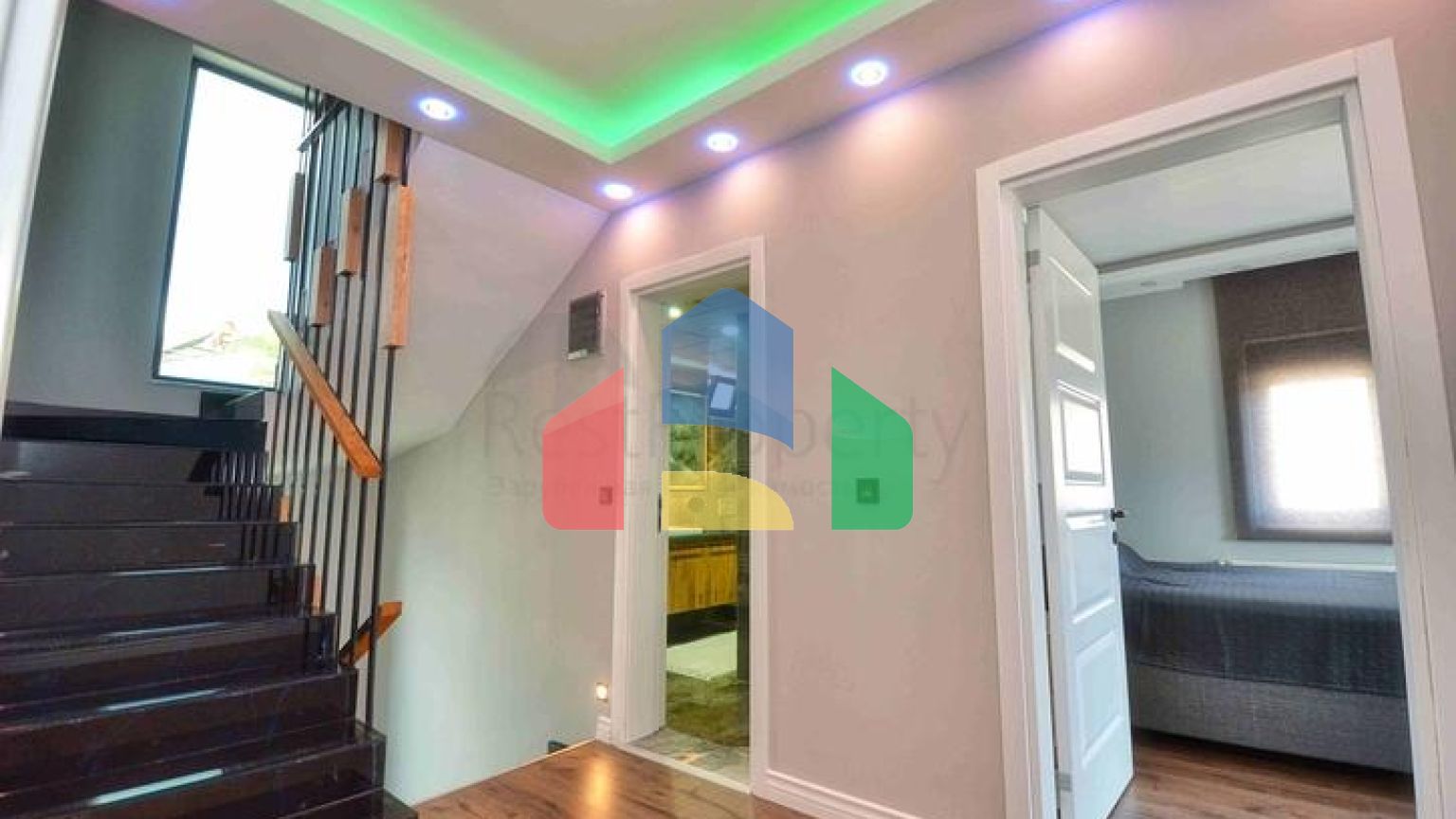 Просторная вилла планировки 4+1 в районе Кемер - Анталия