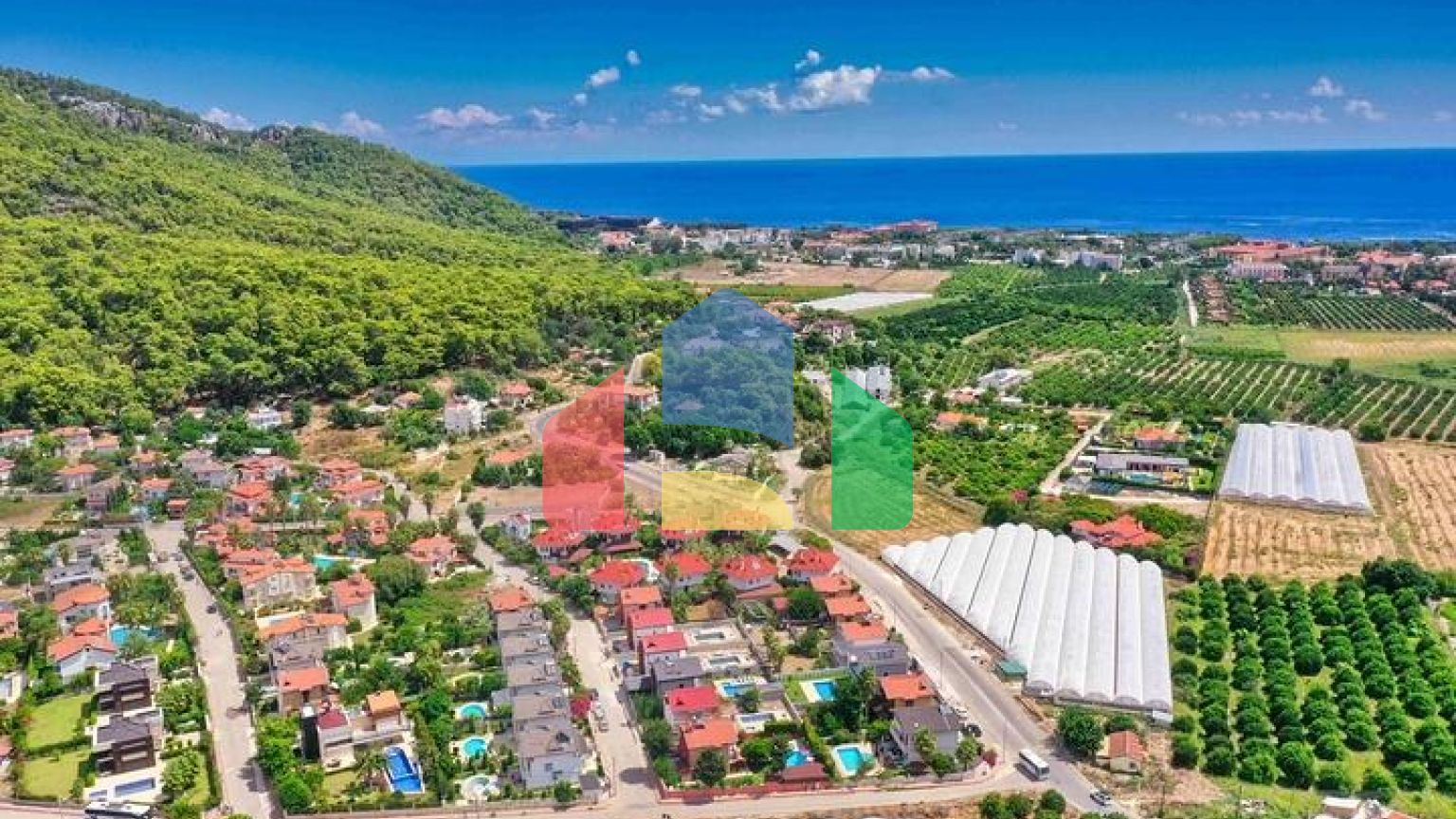 Просторная вилла планировки 4+1 в районе Кемер - Анталия