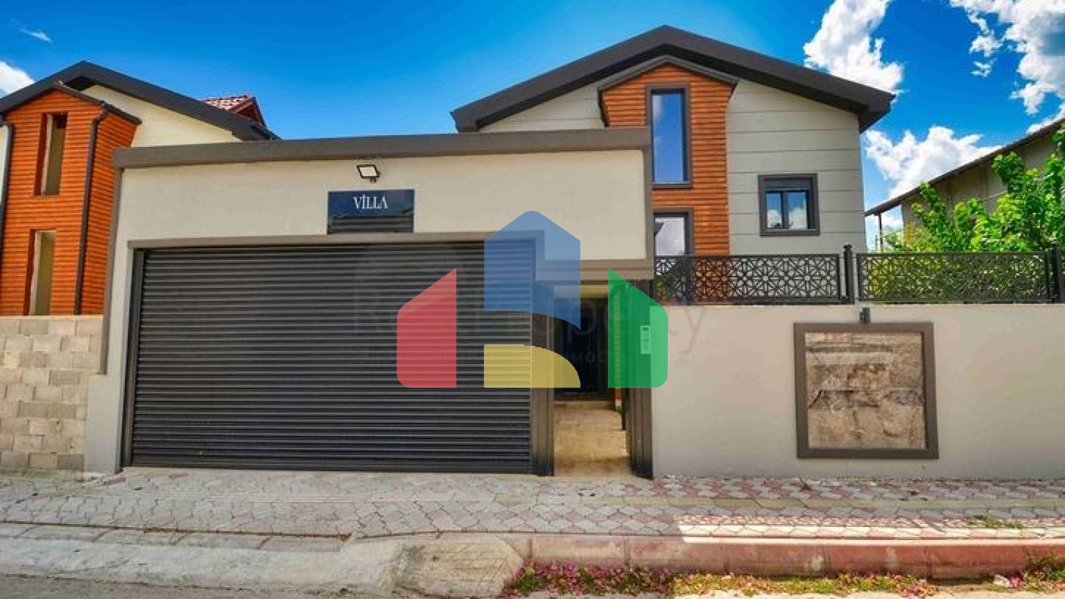 Просторная вилла планировки 4+1 в районе Кемер - Анталия