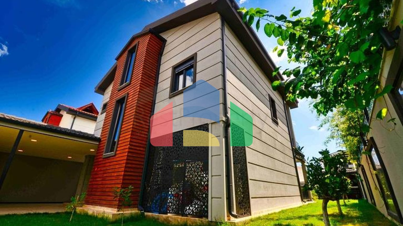 Просторная вилла планировки 4+1 в районе Кемер - Анталия