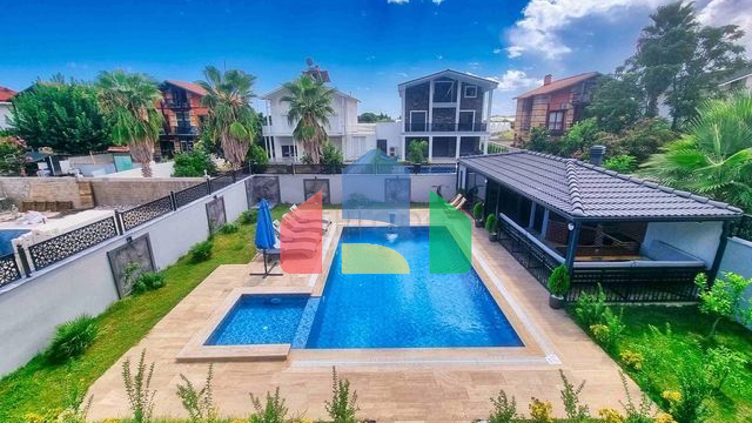 Просторная вилла планировки 4+1 в районе Кемер - Анталия