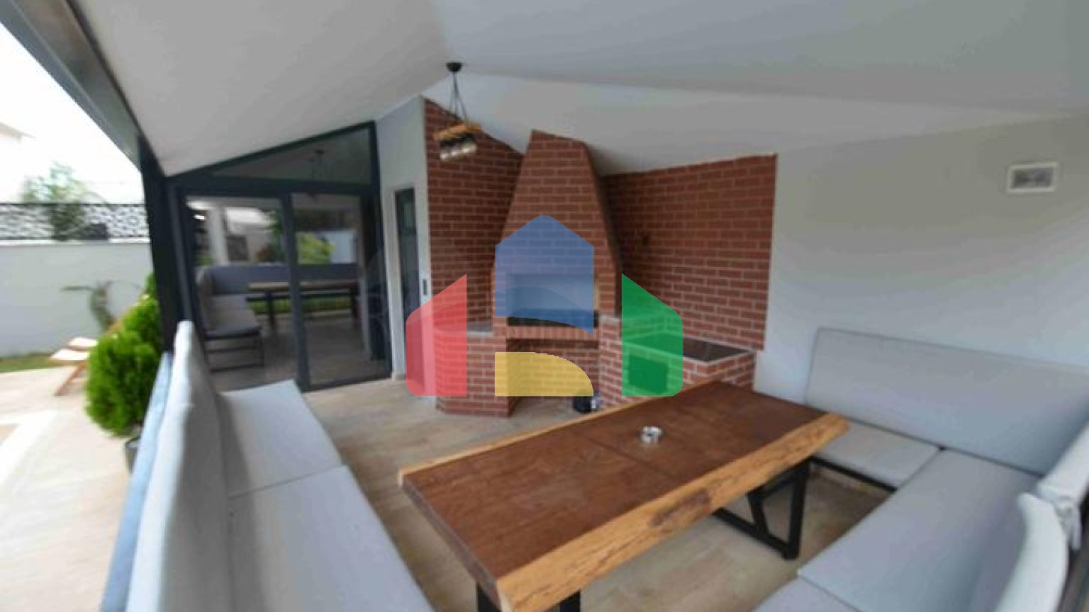 Просторная вилла планировки 4+1 в районе Кемер - Анталия