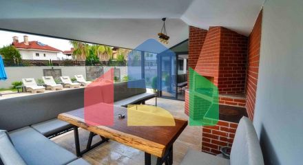 Просторная вилла планировки 4+1 в районе Кемер - Анталия