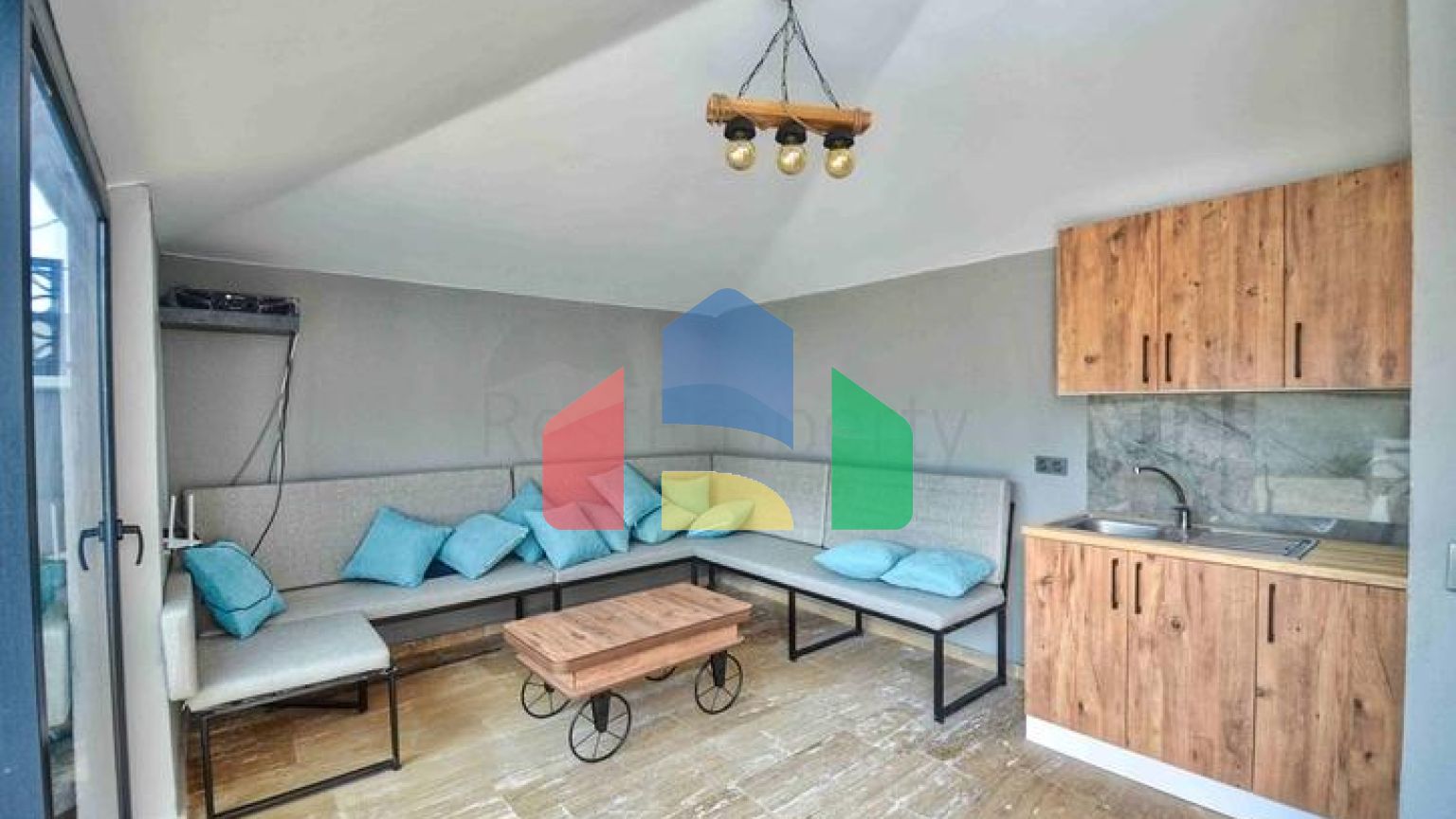 Просторная вилла планировки 4+1 в районе Кемер - Анталия