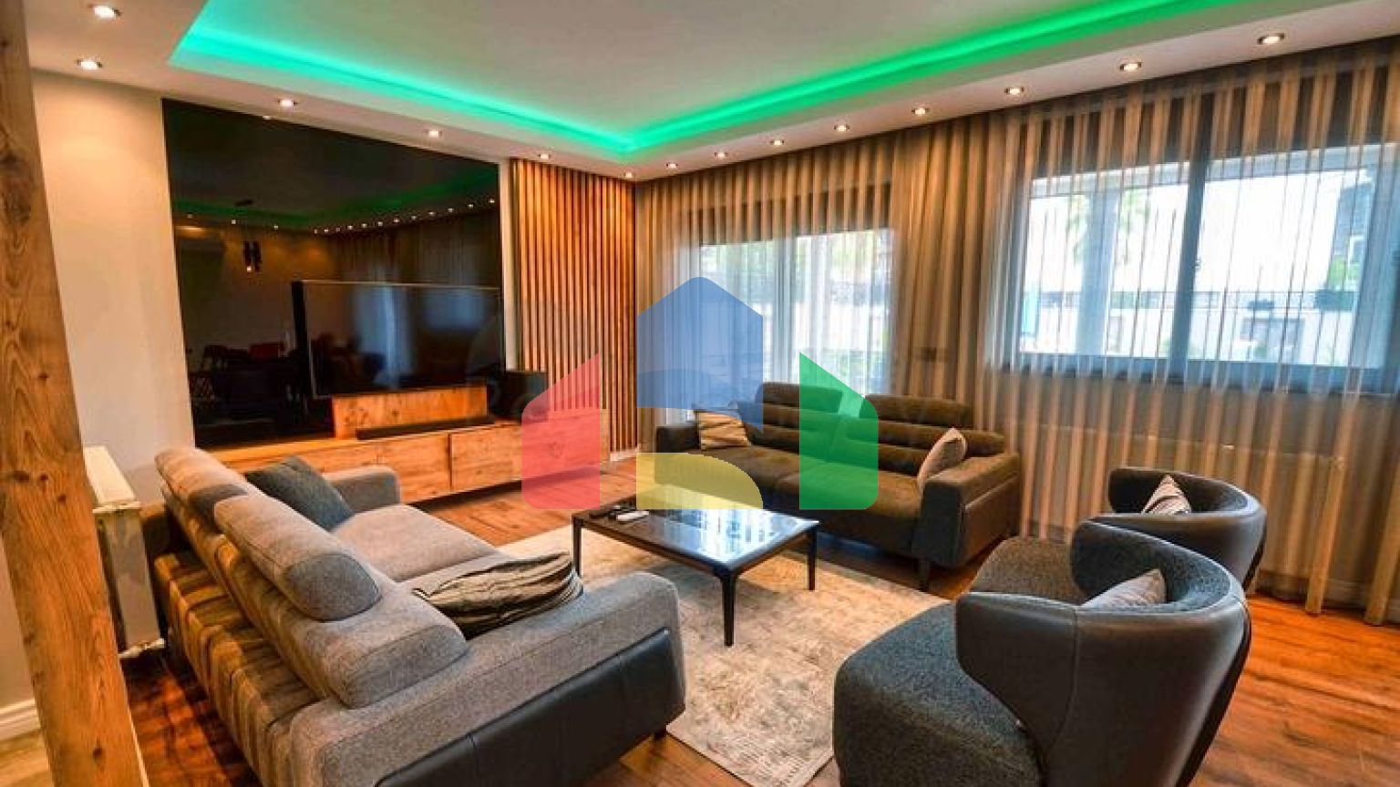 Просторная вилла планировки 4+1 в районе Кемер - Анталия