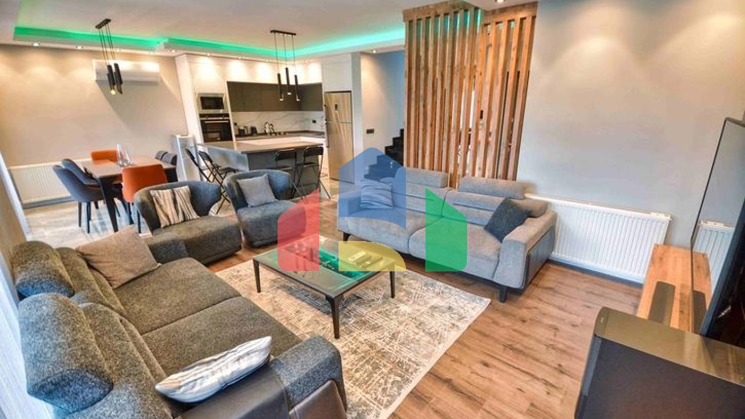 Просторная вилла планировки 4+1 в районе Кемер - Анталия