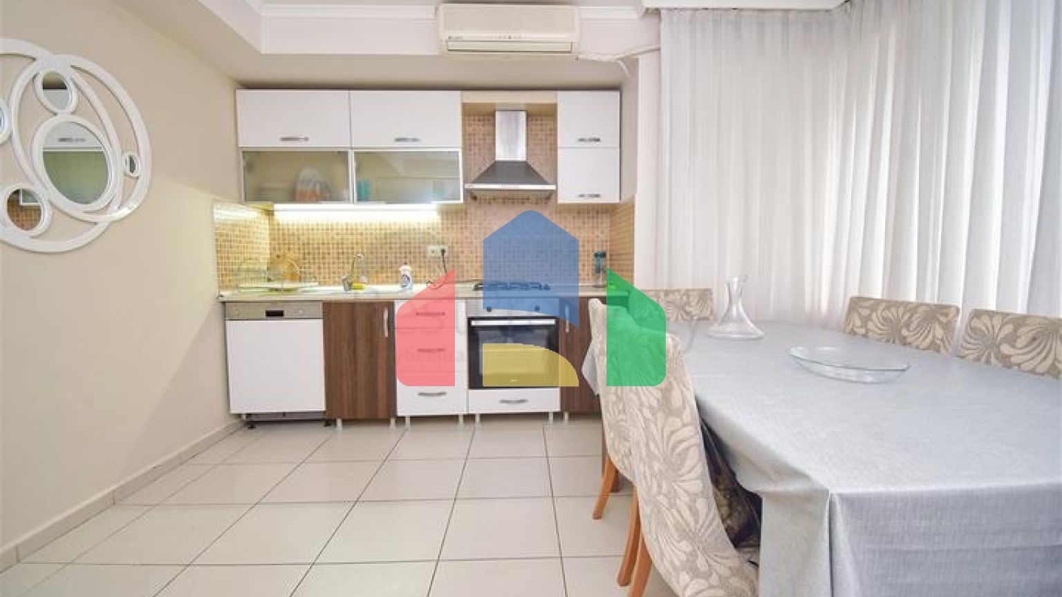 Квартира планировки 3+1 в районе Кемер - Анталия