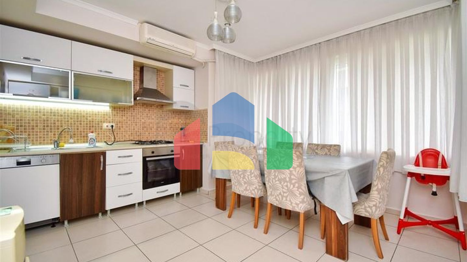 Квартира планировки 3+1 в районе Кемер - Анталия