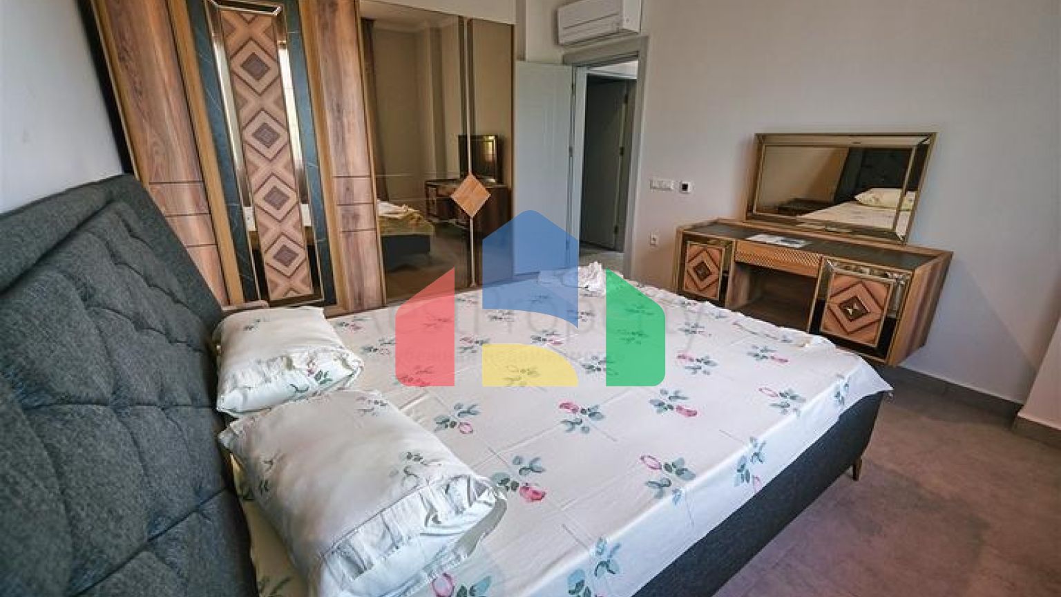 Вилла планировки 6+1 в районе Кемер - Анталия