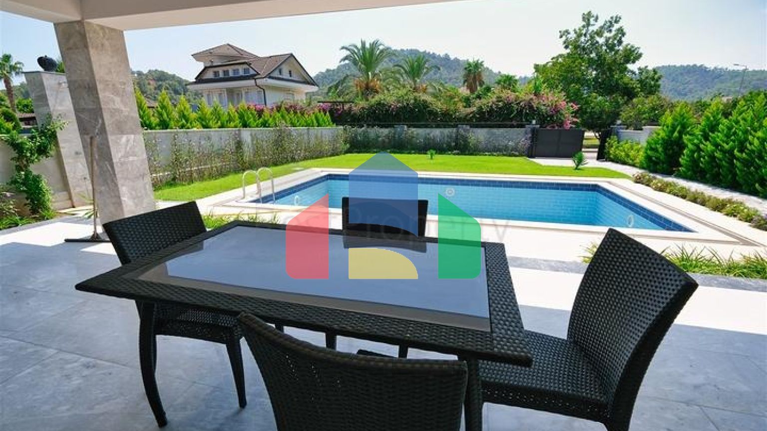 Вилла планировки 6+1 в районе Кемер - Анталия