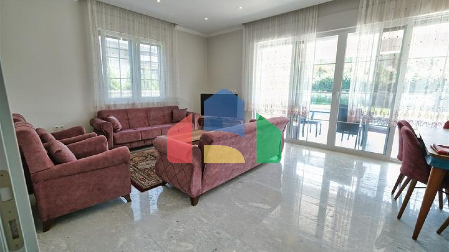 Вилла планировки 6+1 в районе Кемер - Анталия