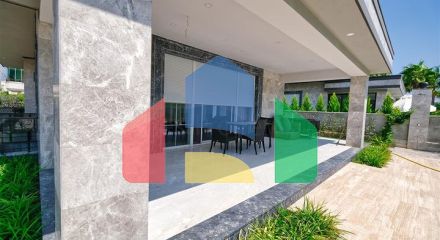 Вилла планировки 6+1 в районе Кемер - Анталия