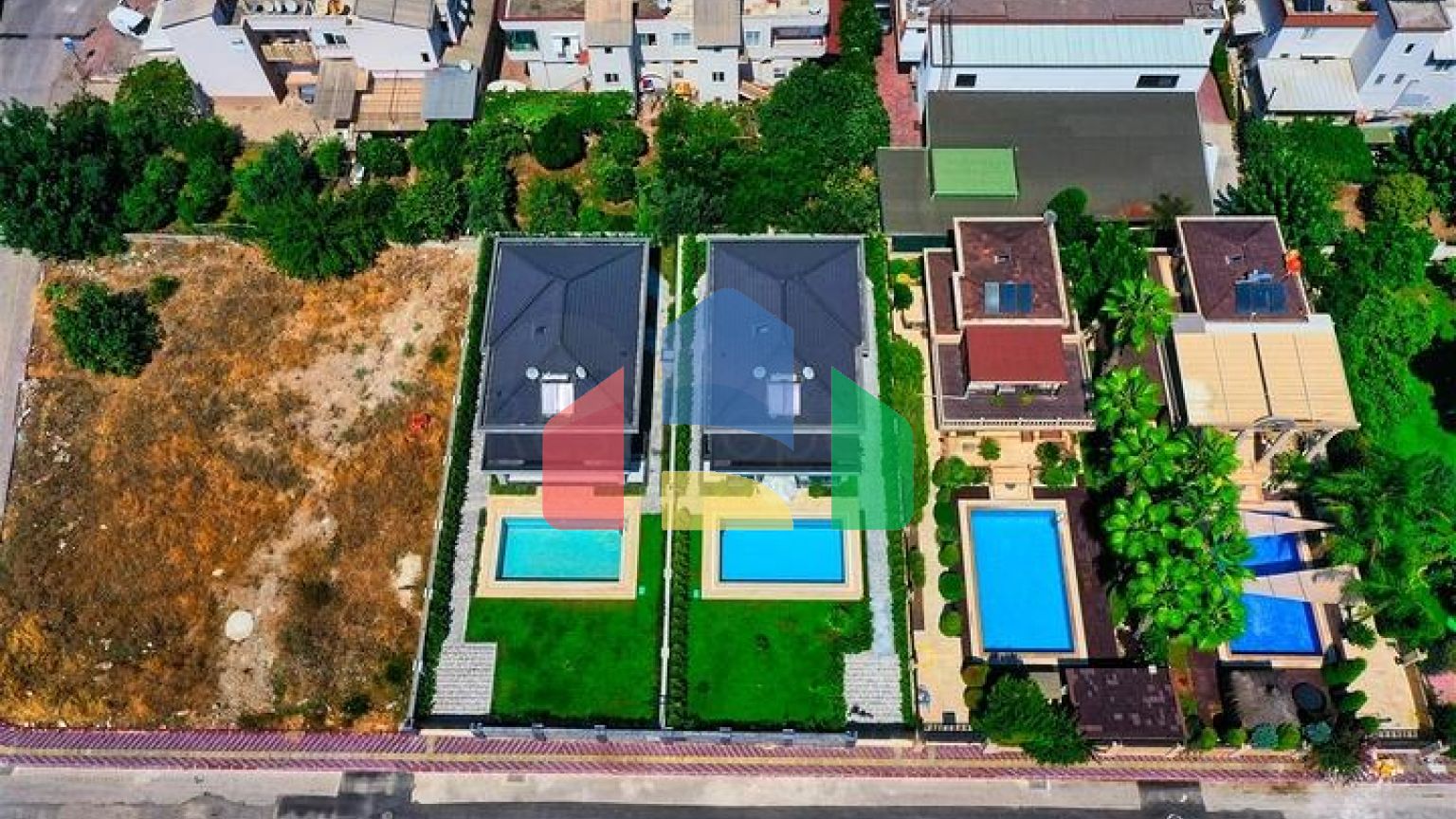 Вилла планировки 6+1 в районе Кемер - Анталия