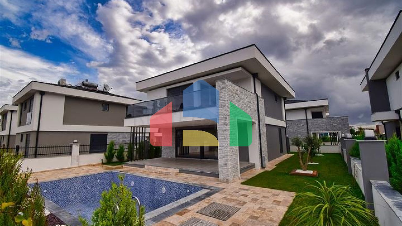 Вилла планировки 4+1 в районе Кемер - Анталия