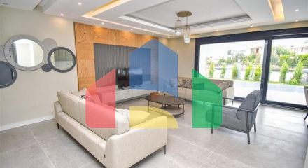 Вилла планировки 4+1 в районе Кемер - Анталия