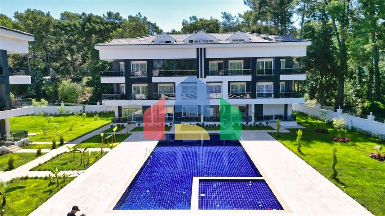 Квартиры планировки 1+1 , 2+1 и 3+1 в районе Кемер - Анталия